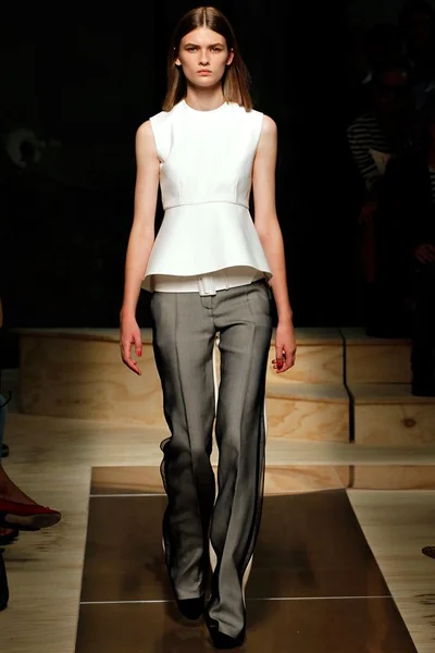 Look 26